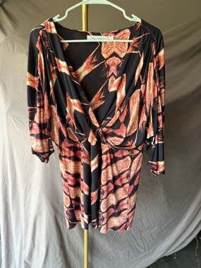 T-Bags Los Angeles Abstract Print V-Neck Short Sleeve Dress